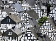 雷火电竞合作-利物浦蓝色狂想曲，苏亚雷斯独舞，拉齐奥臣服安菲尔德