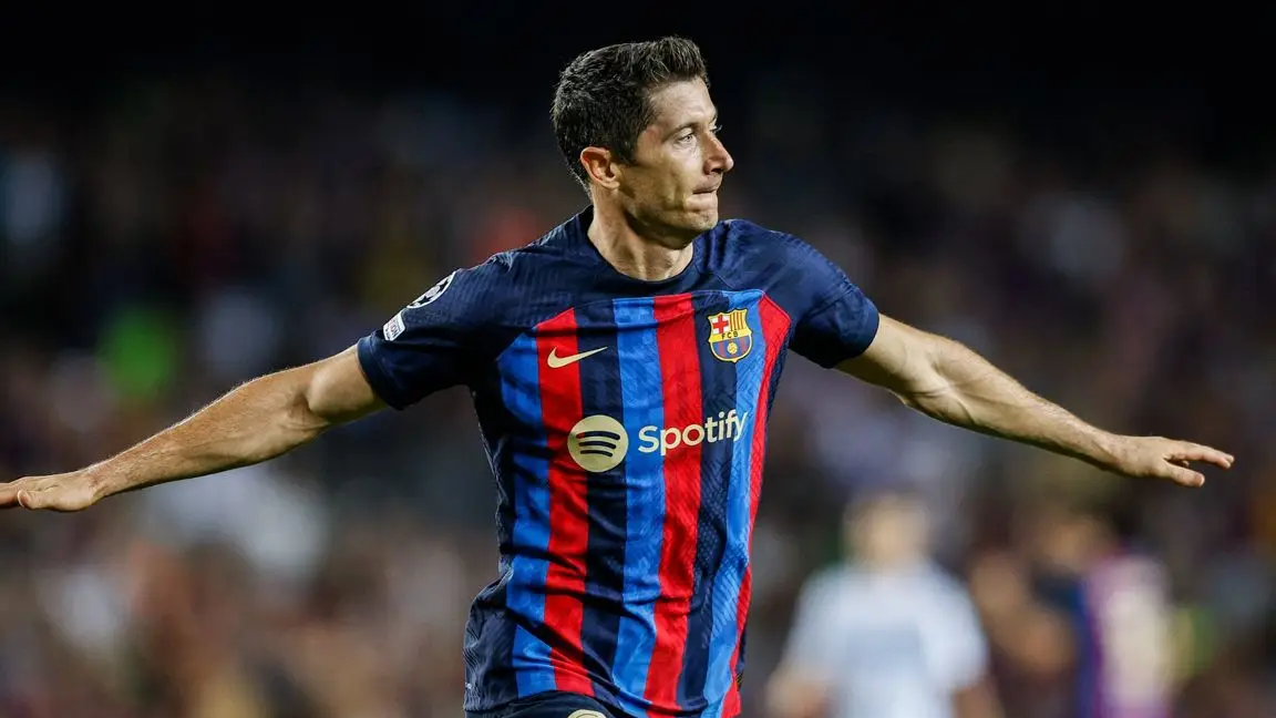 包含皇马险胜里昂，莱万补时绝平亚洲杯的词条