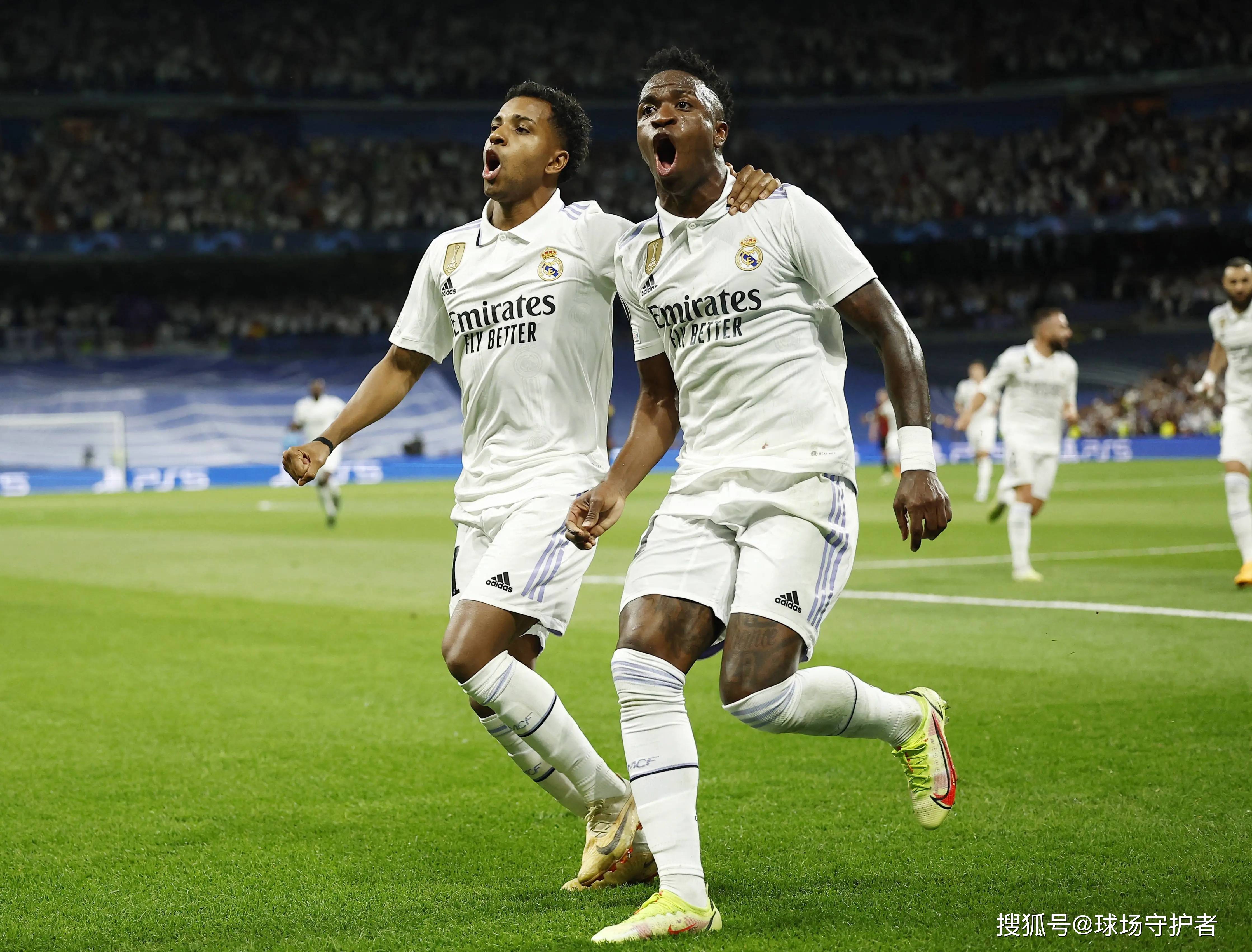 包含皇马险胜里昂，莱万补时绝平亚洲杯的词条