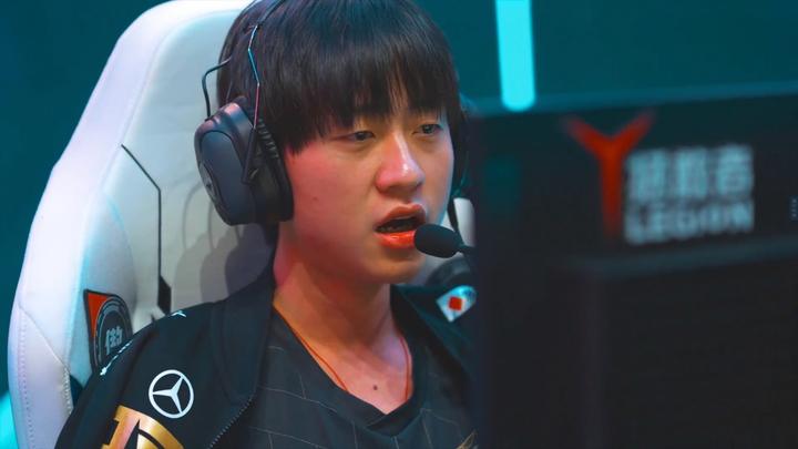 包含RNG轻取DFM，Ming团战一打五全球总决赛3:2（柏林）的词条