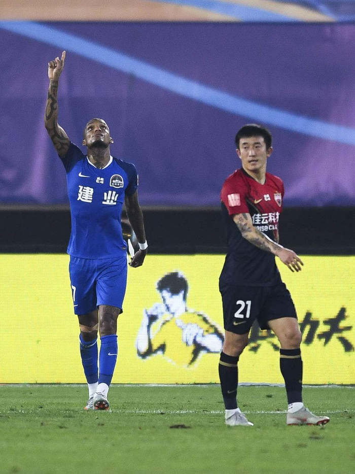 深圳佳兆业客场平局,略显失望 深圳佳兆业客场平局,略显失望